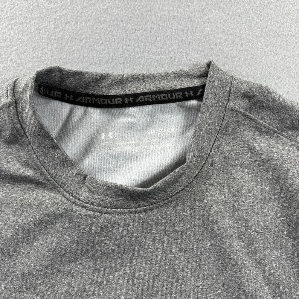 Under Armour Shirt Mens Small Gray Long Sleeve Crew Neck Base Layer Athletic